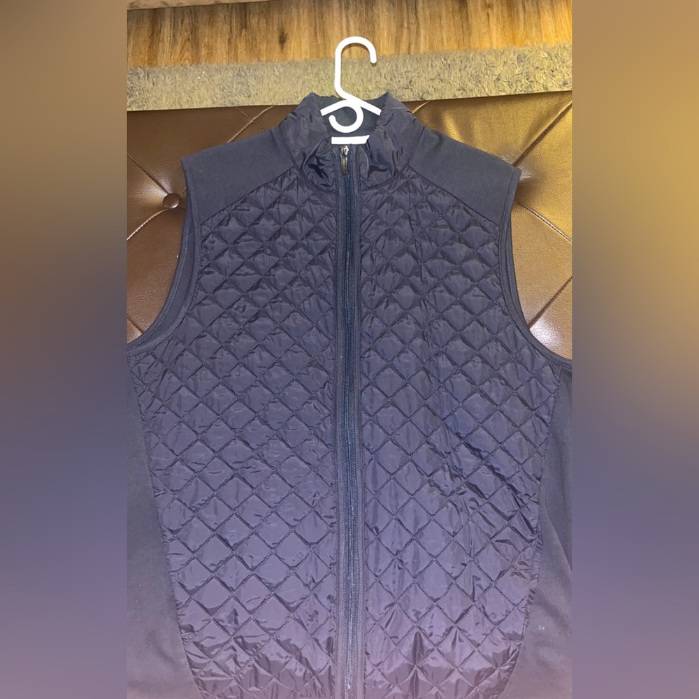 blue vest